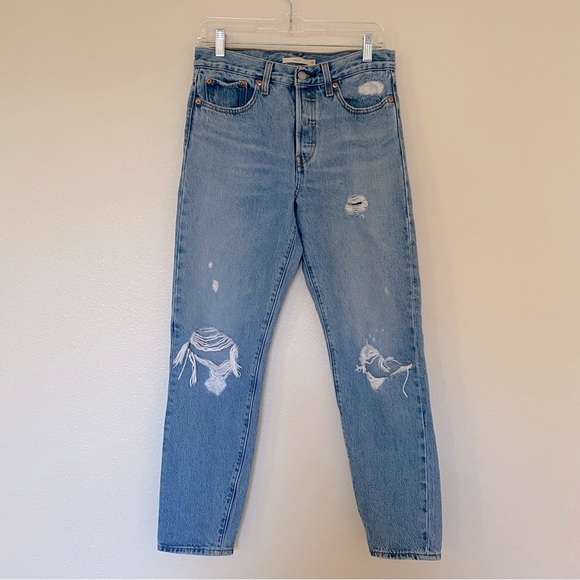 Levi's Premium High Rise Wedgie Denim Jean Size 28 . Like new - Picture 3 of 15